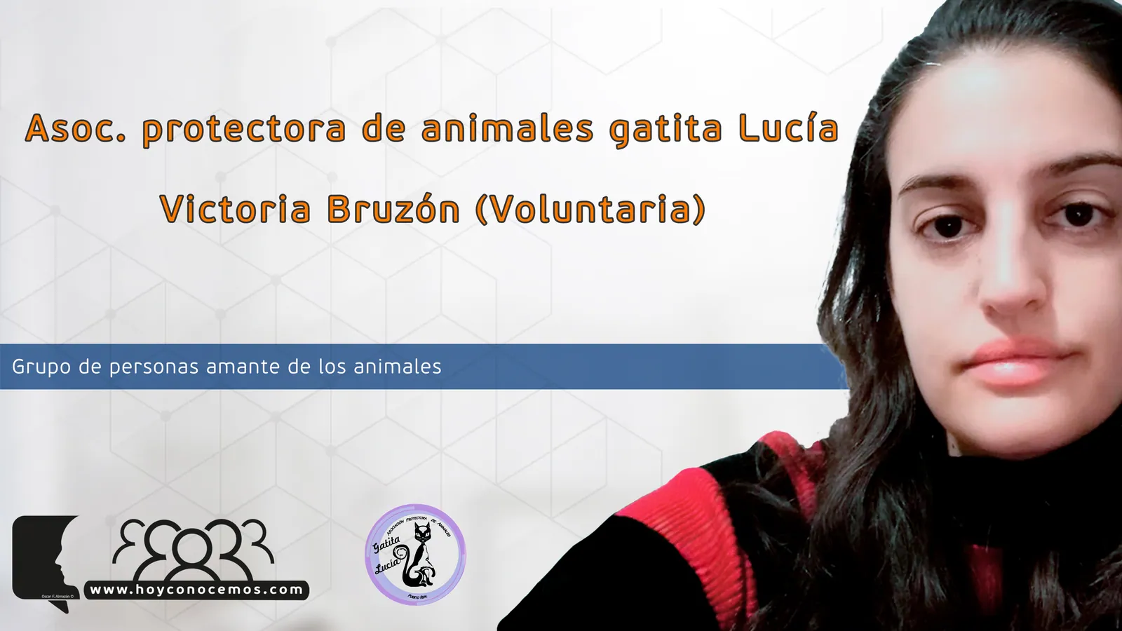 Gatita Lucía durante la entrevista